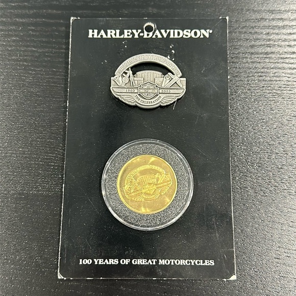 Harley-Davidson 100th Anniversary Vintage Limited Edition Pin and Coin Set - Picture 1 of 6